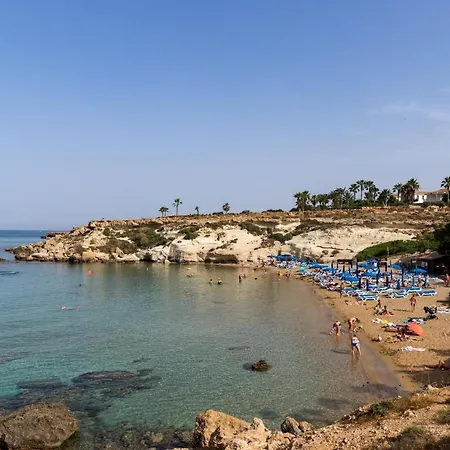 アパート Adalena Court