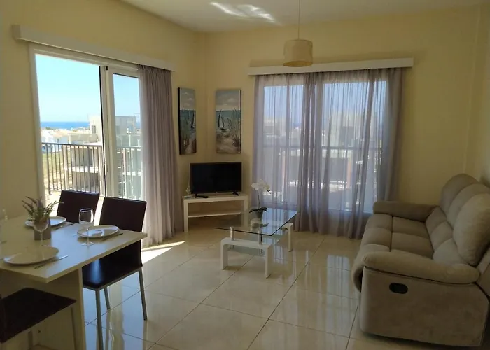 Adalena Court Апартаменты *