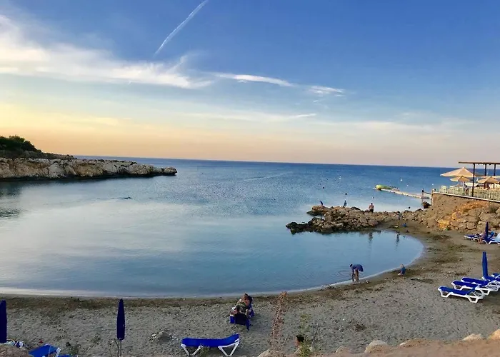 Апартаменты Adalena Court *