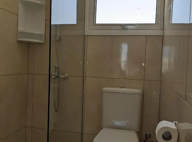 アパート Adalena Court パラリムニ