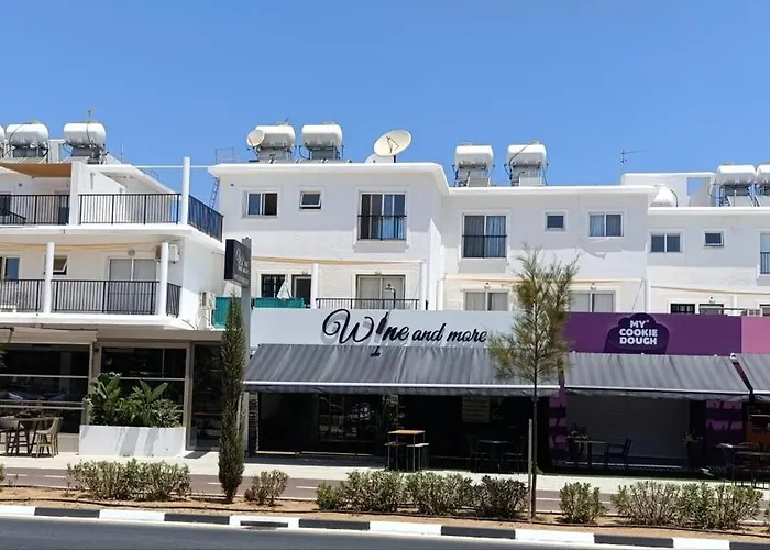 Апартаменты Adalena Court Паралимни