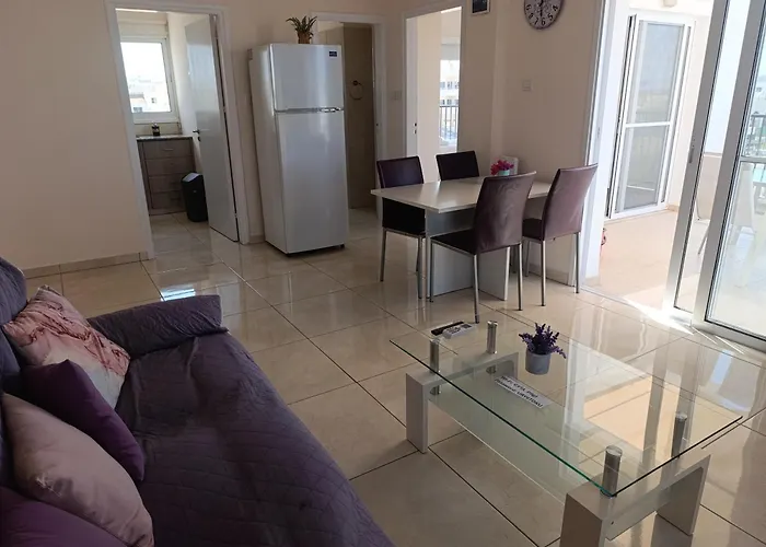 Adalena Court * Паралимни